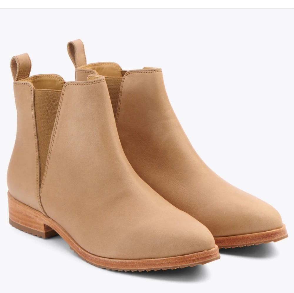Nisolo Everyday Chelsea Boot Almond Size 8.5